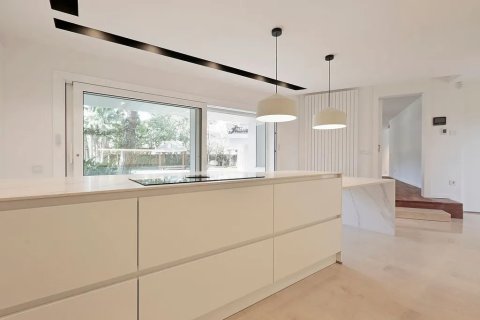 House for sale in Gava, Barcelona, Spain 6 bedrooms, No. 140848 - photo 16