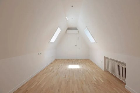 House for sale in Gava, Barcelona, Spain 6 bedrooms, No. 140848 - photo 26