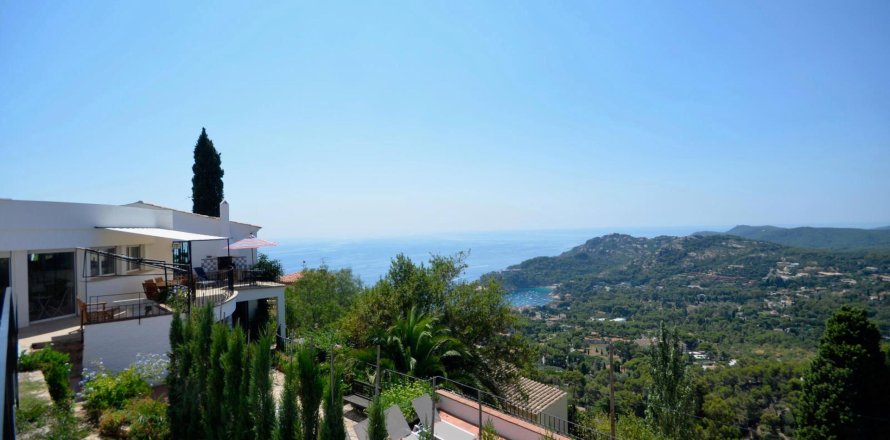 Дом в Бегур, Герона, Испания 5 спален,  №140845