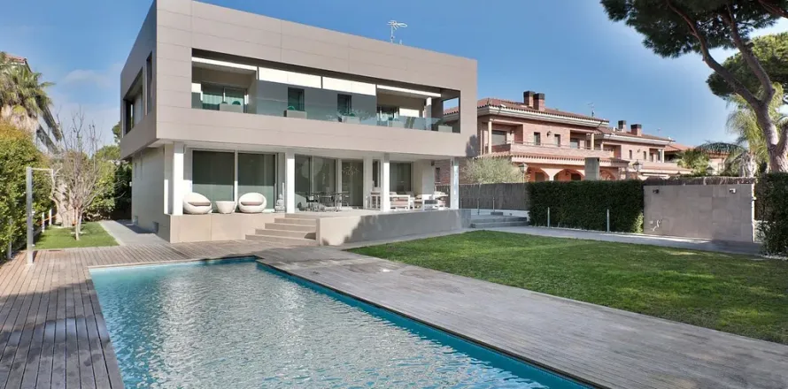 Hus i Gava, Barcelona, Spanien 4 sovrum,  Nr. 140847