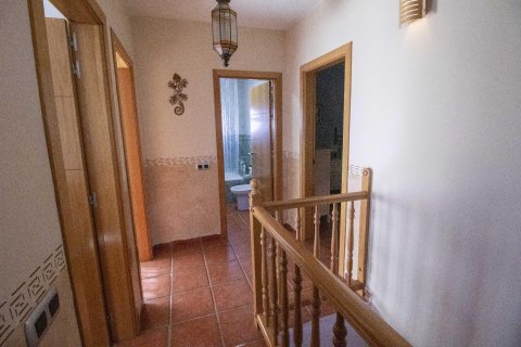 House for sale in Coma-Ruga, Tarragona, Spain 4 bedrooms, 195 sq.m. No. 140844 - photo 19