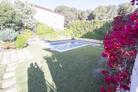 House for sale in Coma-Ruga, Tarragona, Spain 4 bedrooms, 195 sq.m. No. 140844 - photo 4