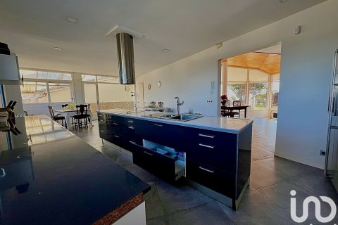 Dom w Mataro, Barcelona, Hiszpania 4 sypialnie, 403 mkw. nr 153760 – zdjęcie 27