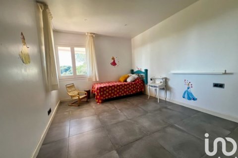 Dom w Mataro, Barcelona, Hiszpania 4 sypialnie, 403 mkw. nr 153760 – zdjęcie 17