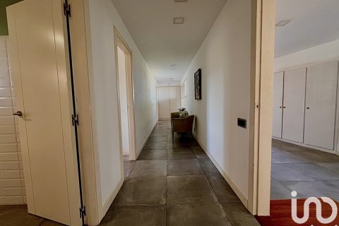 Dom w Mataro, Barcelona, Hiszpania 4 sypialnie, 403 mkw. nr 153760 – zdjęcie 14