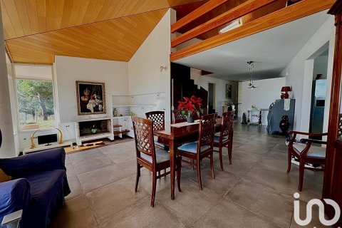 Dom w Mataro, Barcelona, Hiszpania 4 sypialnie, 403 mkw. nr 153760 – zdjęcie 11