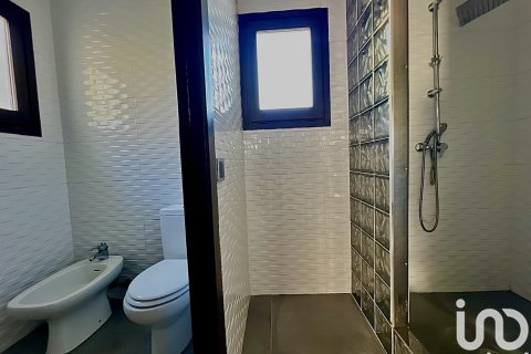 Dom w Mataro, Barcelona, Hiszpania 4 sypialnie, 403 mkw. nr 153760 – zdjęcie 29