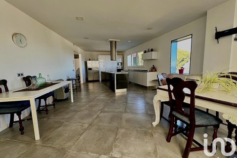 Dom w Mataro, Barcelona, Hiszpania 4 sypialnie, 403 mkw. nr 153760 – zdjęcie 28