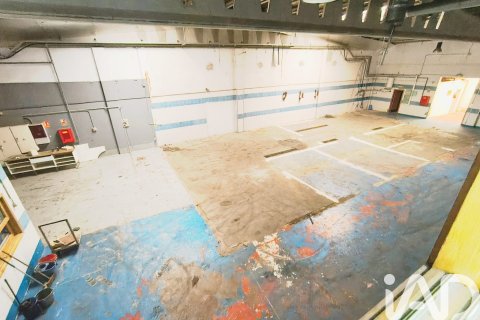 Продажа коммерческой недвижимости в Виньольс-и-эльс-Арк, Таррагона, Испания 8 спален, 1044м2 №153762 - фото 21