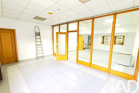 Продажа коммерческой недвижимости в Виньольс-и-эльс-Арк, Таррагона, Испания 8 спален, 1044м2 №153762 - фото 13