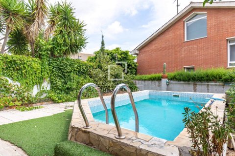 Villa for sale in Sant Just Desvern, Barcelona, Spain 3 bedrooms, 190 sq.m. No. 150689 - photo 5