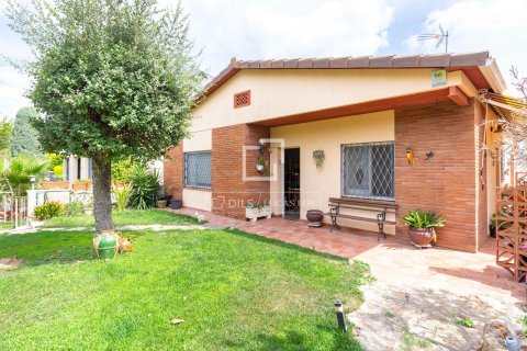 Villa for sale in Sant Just Desvern, Barcelona, Spain 3 bedrooms, 190 sq.m. No. 150689 - photo 4