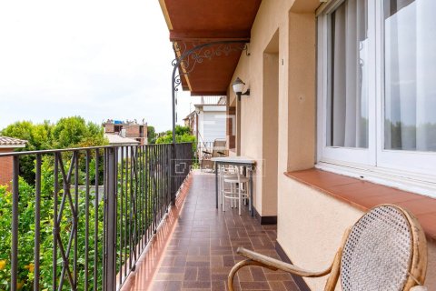 Villa for sale in Sant Just Desvern, Barcelona, Spain 3 bedrooms, 190 sq.m. No. 150689 - photo 29