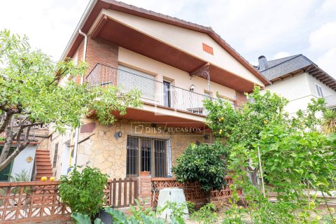 Villa for sale in Sant Just Desvern, Barcelona, Spain 3 bedrooms, 190 sq.m. No. 150689 - photo 8