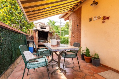 Villa for sale in Sant Just Desvern, Barcelona, Spain 3 bedrooms, 190 sq.m. No. 150689 - photo 12