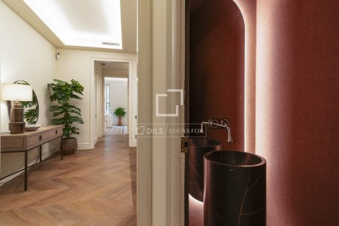 Apartamento en venta en Barcelona, España 3 dormitorios, 148 m2 No. 150690 - foto 9