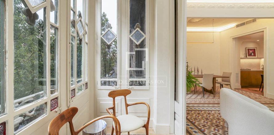 Apartamento en Barcelona, España 3 dormitorios, 148 m2 No. 150690