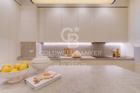 Продажа квартиры в Мадрид, Испания 2 спальни, 212м2 №159520 - фото 3