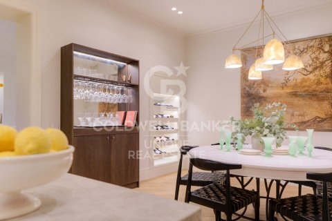 Apartamento en venta en Madrid, España 2 dormitorios, 212 m2 No. 159520 - foto 3