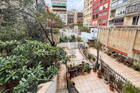 Apartment for sale in Barcelona, Spain 2 bedrooms, 99 sq.m. No. 159518 - photo 3