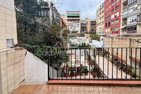 Apartment for sale in Barcelona, Spain 2 bedrooms, 99 sq.m. No. 159518 - photo 2