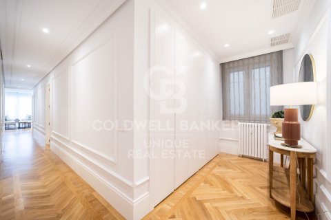 Продажа квартиры в Мадрид, Испания 3 спальни, 192м2 №159164 - фото 25