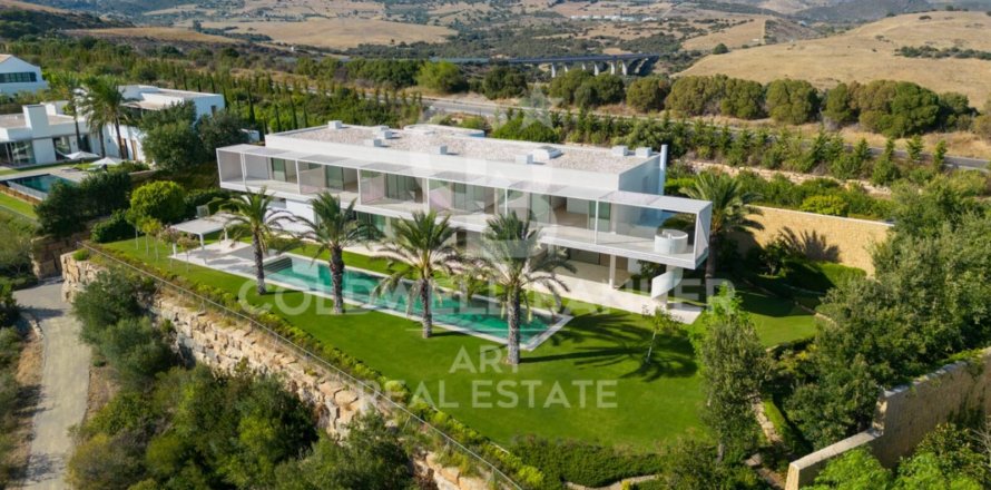 Hus i Casares, Malaga, Spanien 4 sovrum, 578 kvm. Nr. 159167