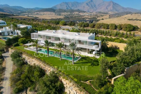 Hus i Casares, Malaga, Spanien 4 sovrum, 552 kvm. Nr. 159166