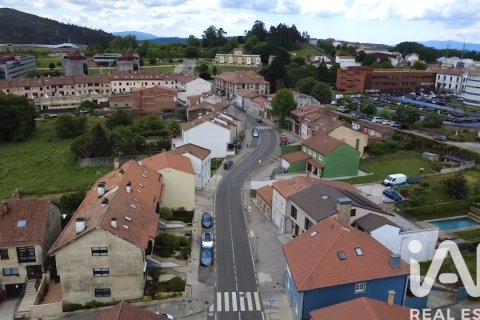 Radhus till salu i Santiago de Compostela, A Coruna, Spanien 4 sovrum, 270 kvm. Nr. 172425 - foto 4