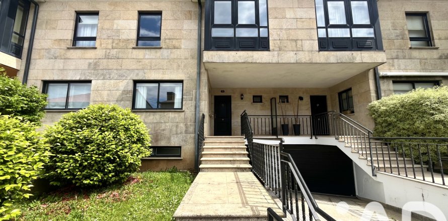 Radhus i Santiago de Compostela, A Coruna, Spanien 4 sovrum, 270 kvm. Nr. 172425