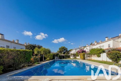 Radhus till salu i Castelldefels, Barcelona, Spanien 3 sovrum, 94 kvm. Nr. 172424 - foto 27