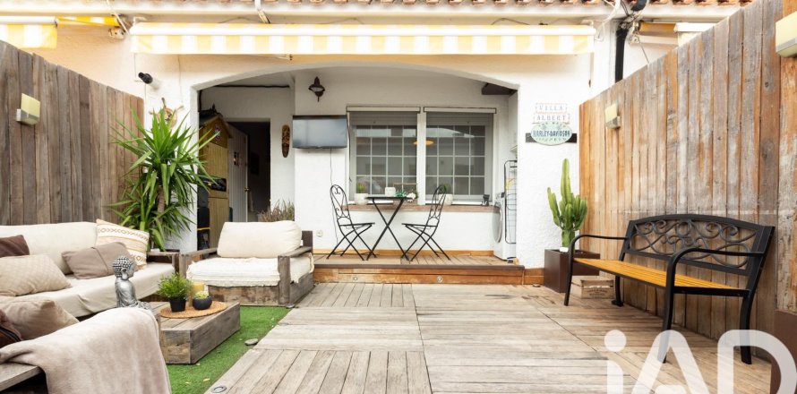 Radhus i Castelldefels, Barcelona, Spanien 3 sovrum, 94 kvm. Nr. 172424