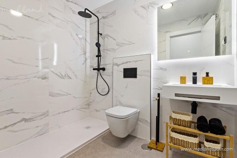 Huoneisto myytävänä Fuengirola, Malaga, Espanja, 3 makuuhuonetta, 152 m2 No. 71392 - kuva 12