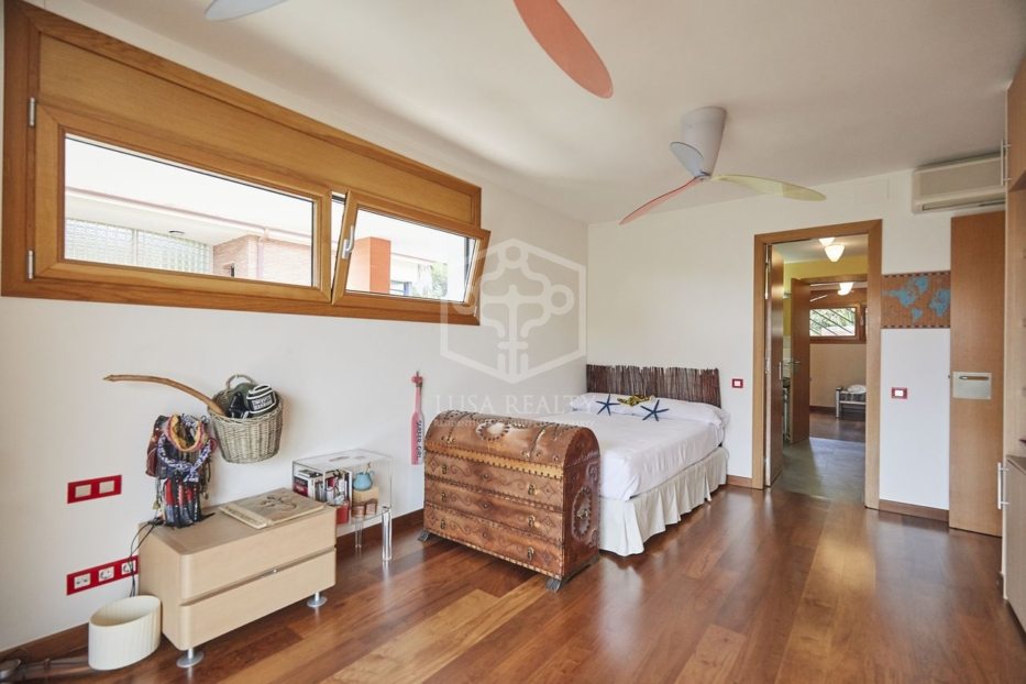 Huvila Castelldefels, Barcelona, Espanja 6 makuuhuonetta, 640 m2 No. 78323