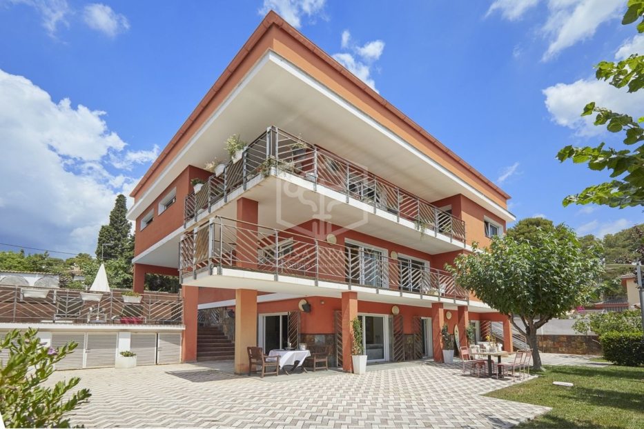 Huvila Castelldefels, Barcelona, Espanja 6 makuuhuonetta, 640 m2 No. 78323