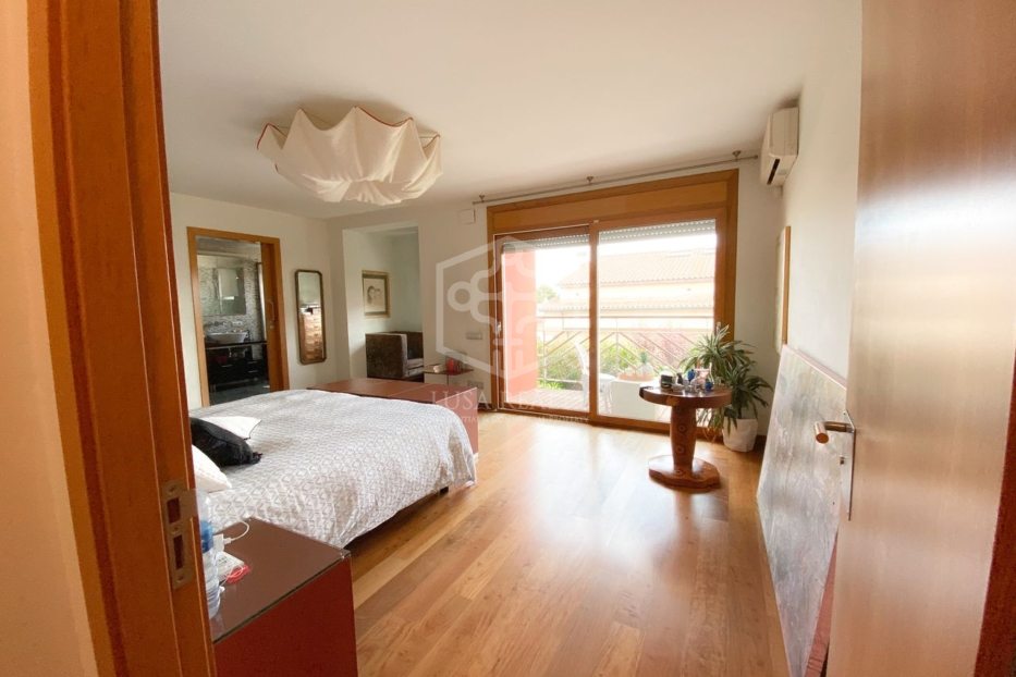 Huvila Castelldefels, Barcelona, Espanja 6 makuuhuonetta, 640 m2 No. 78323
