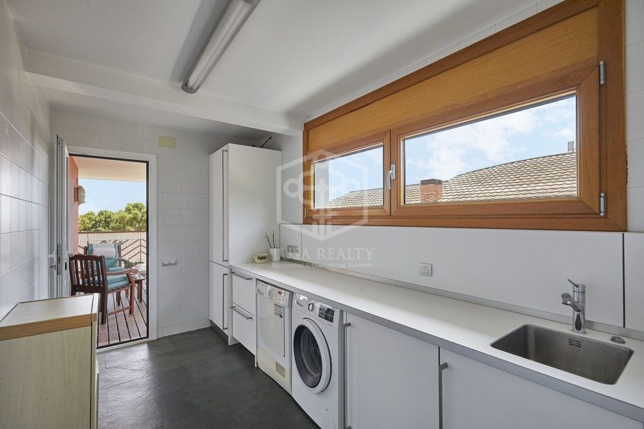 Huvila Castelldefels, Barcelona, Espanja 6 makuuhuonetta, 640 m2 No. 78323