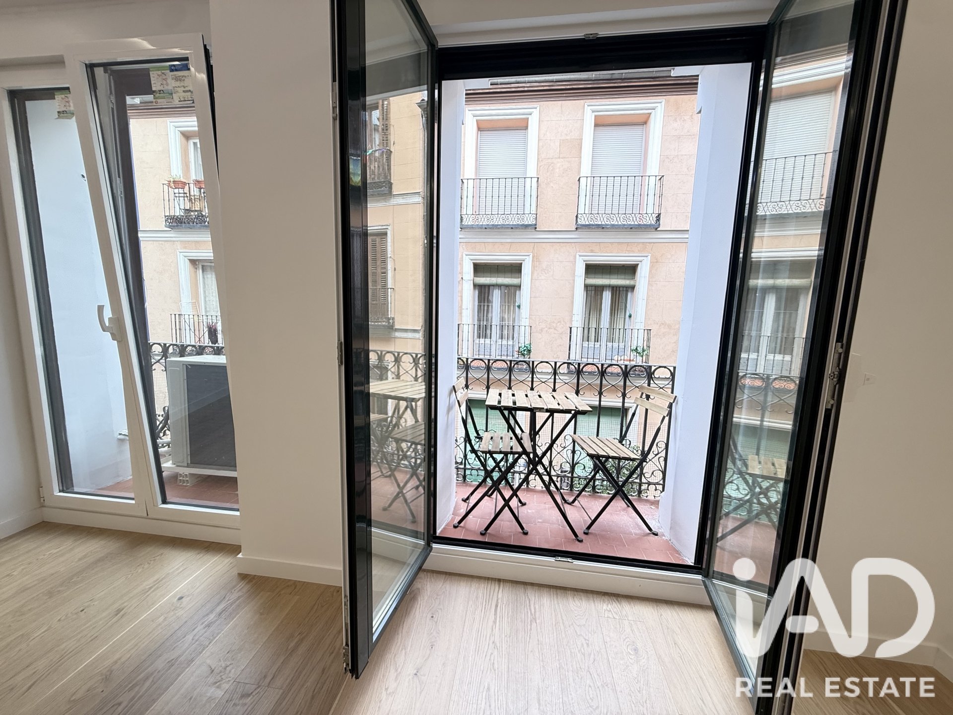 Apartamento en Madrid, España 2 dormitorios, 70 m2 No. 195083
