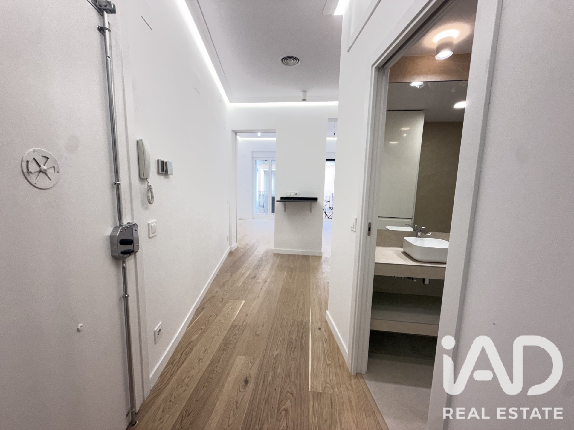 Apartamento en Madrid, España 2 dormitorios, 70 m2 No. 195083