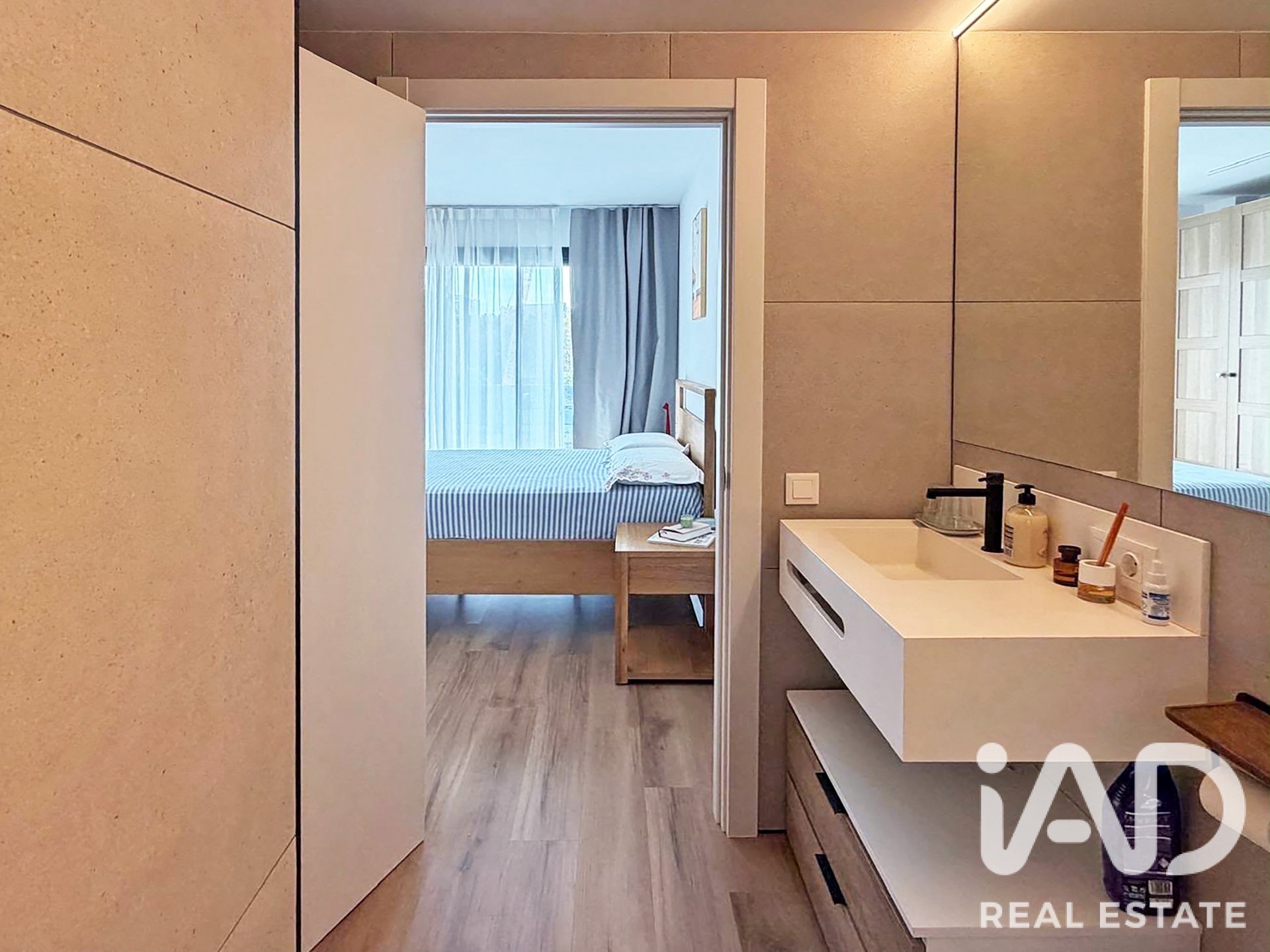 Wohnung in Barcelona, Spanien 2 Schlafzimmer, 61 m2 Nr. 195100