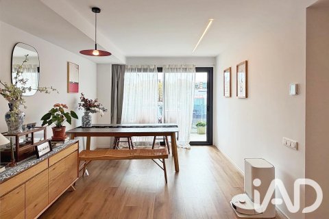 Продажа квартиры в Барселона, Испания 2 спальни, 61м2 №195100 - фото 3