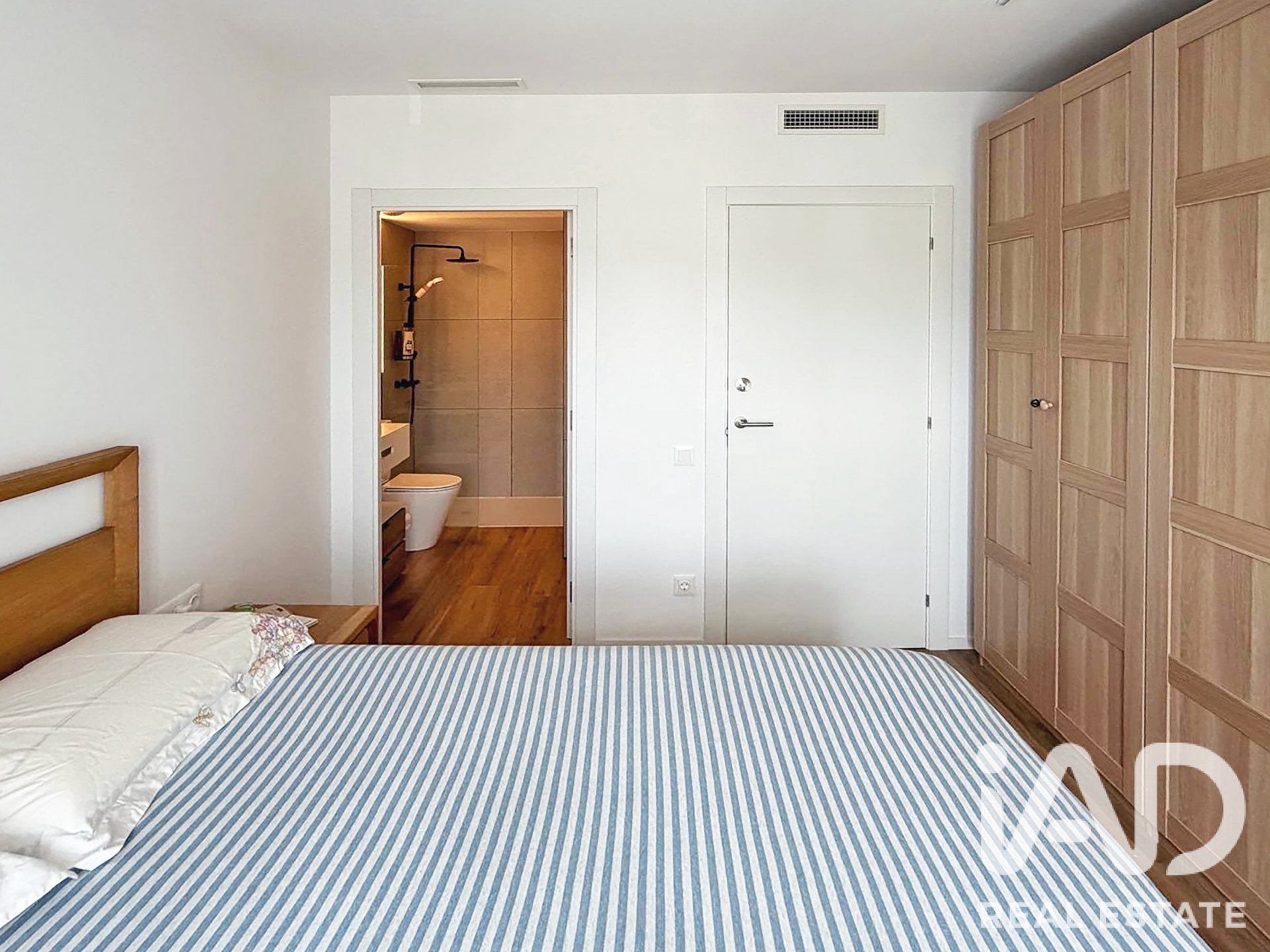 Wohnung in Barcelona, Spanien 2 Schlafzimmer, 61 m2 Nr. 195100