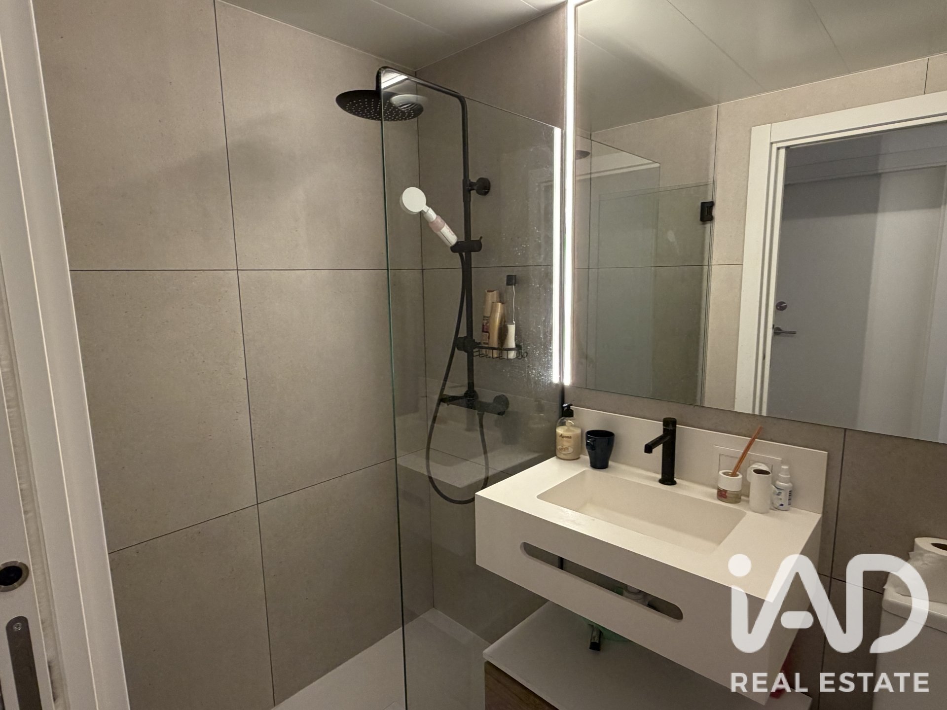 Wohnung in Barcelona, Spanien 2 Schlafzimmer, 61 m2 Nr. 195100