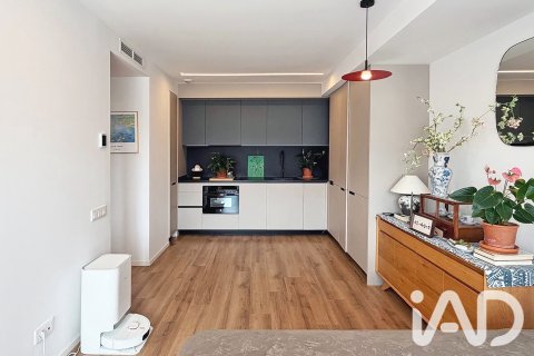 Продажа квартиры в Барселона, Испания 2 спальни, 61м2 №195100 - фото 2