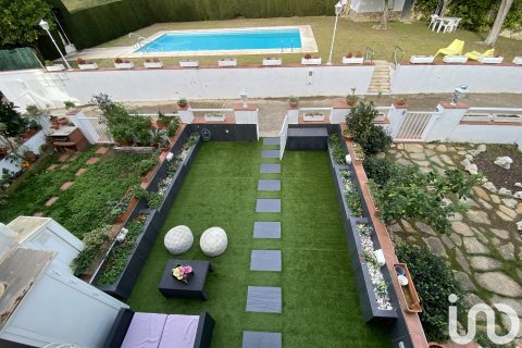 Casa a Sant Andreu de Llavaneres, Barcelona, Spagna 4 camere da letto, 222 mq. N° 154123