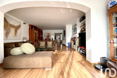 Dom w Sant Andreu de Llavaneres, Barcelona, Hiszpania 4 sypialnie, 222 mkw. nr 154123 – zdjęcie 7