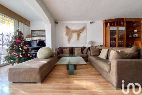 Dom w Sant Andreu de Llavaneres, Barcelona, Hiszpania 4 sypialnie, 222 mkw. nr 154123 – zdjęcie 5