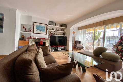 Dom w Sant Andreu de Llavaneres, Barcelona, Hiszpania 4 sypialnie, 222 mkw. nr 154123 – zdjęcie 6