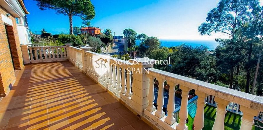Casa a Lloret de Mar, Girona, Spagna 4 camere da letto, 237 mq. N° 166401