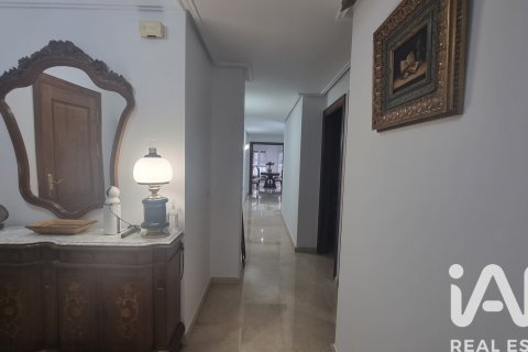 Apartamento en venta en Torrevieja, Alicante, España 3 dormitorios, 185 m2 No. 152805 - foto 4